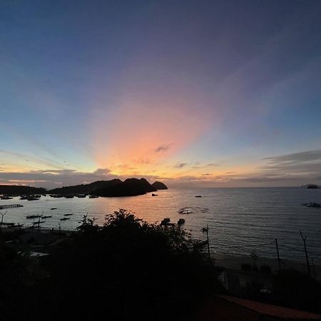 Blue Parrot Hotel Labuan Bajo Exterior photo